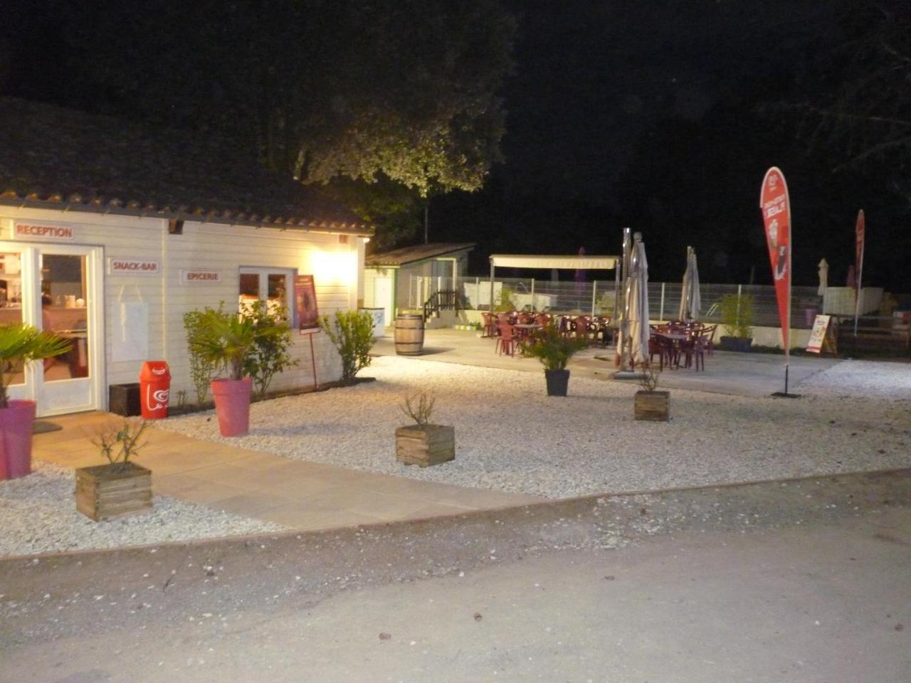 Camping De Graniers Monoblet ภายนอก รูปภาพ