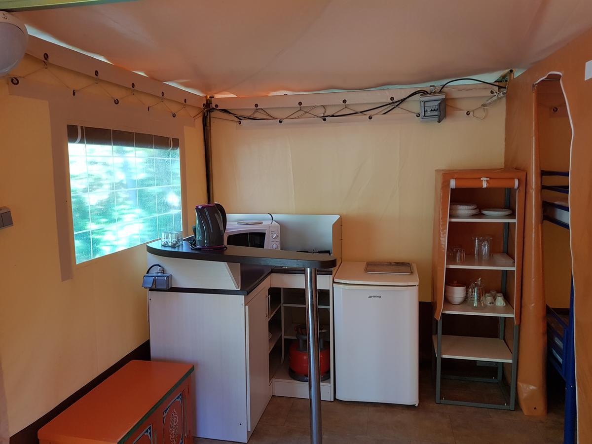 Camping De Graniers Monoblet ภายนอก รูปภาพ